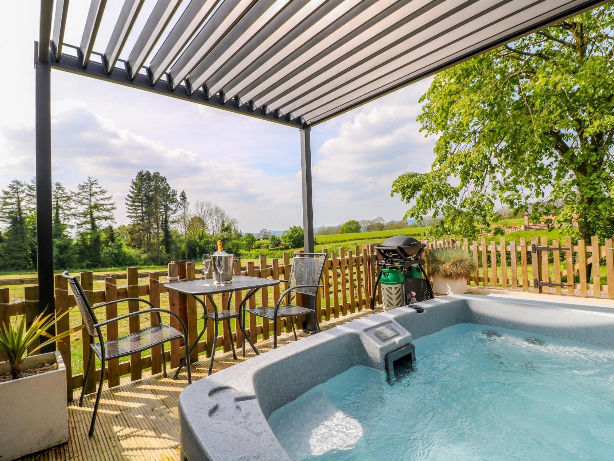 The Wood Shed, Bank Farm * Ashbourne (Derbyshire)